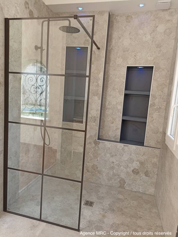Transformez la salle de bain et buanderie de votre maison à Marseille avec un Expert en architecture intérieure et décoration